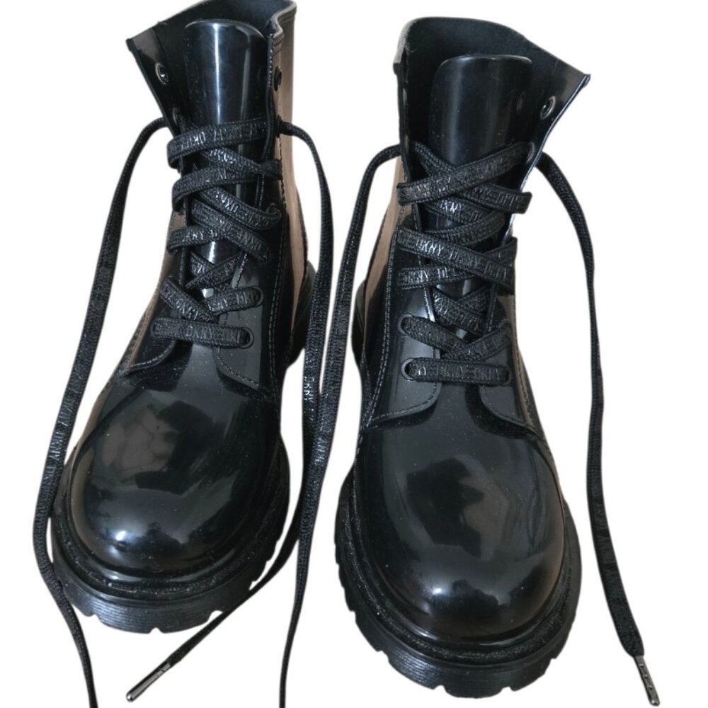 DKNY Tilly Black Glossy Lace-Up Rain Booties, W 7, GUC